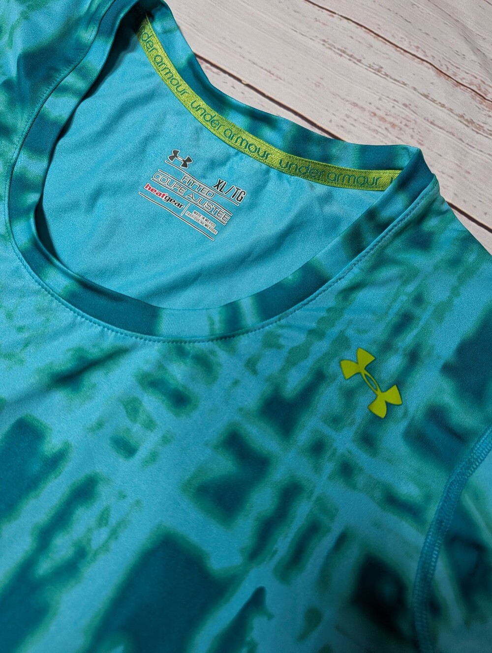 Under Armour HeatGear Long Sleeve Athletic Shirt XL Teal Blue Printed Top - Picture 4 of 11